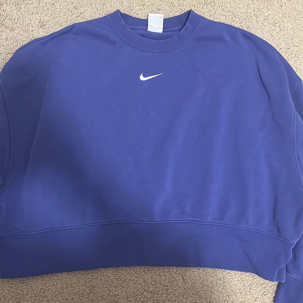 blue nike crop crew